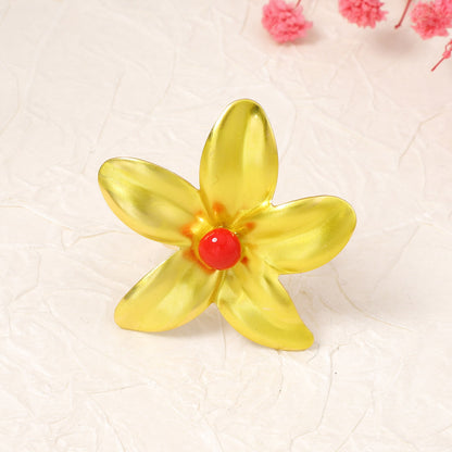 Chic and Fresh Exaggerated Floral Spray Paint Ring - Versatile Springtime Accessory for Women, Perfect for Commuting and Everyday Style