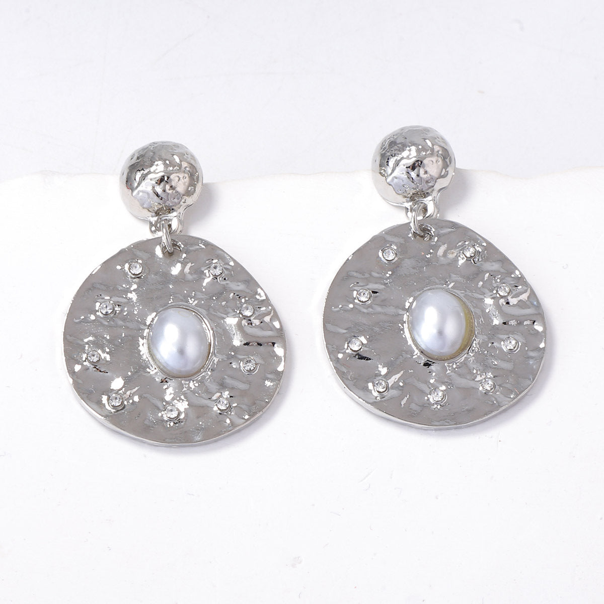 MG Spanish Vintage-Inspired Retro Wrinkled Zirconia-Studded Faux Pearl Geometric Irregular Round Earrings - Elegance Meets Unique Design