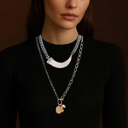 Unique Multi-Layer Animal Horn Pendant Chain Necklace - Stylish and Versatile Design for Everyday Wear