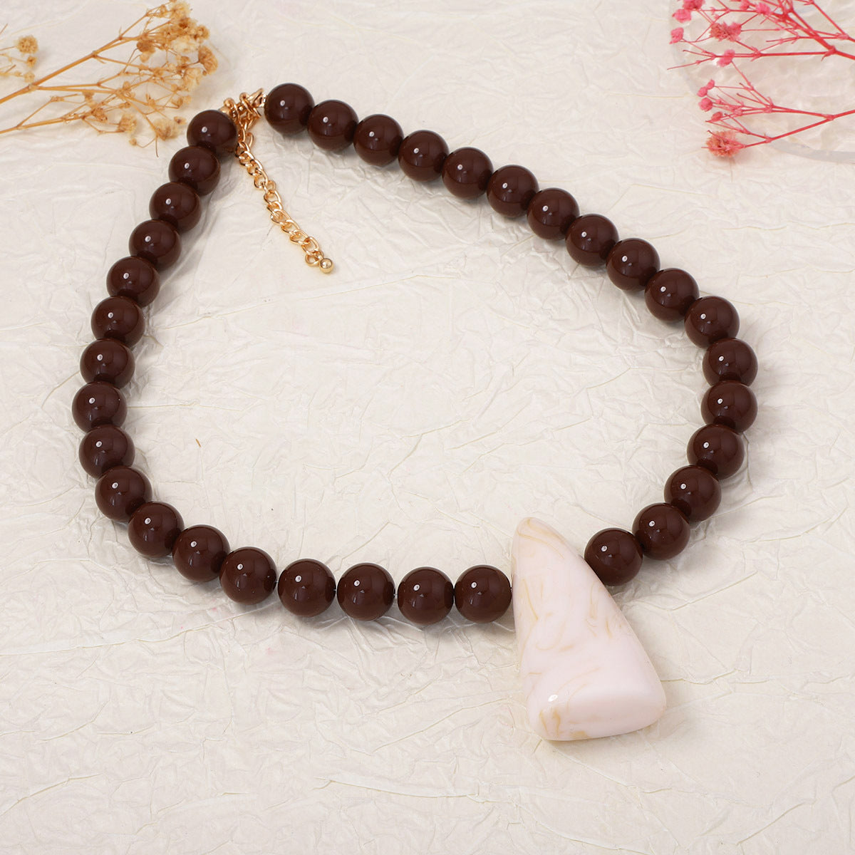 Stylish Bohemian Chunky Beaded Geometric Resin Pendant Necklace - Versatile, Unique, and Perfect for Any Casual Outfit