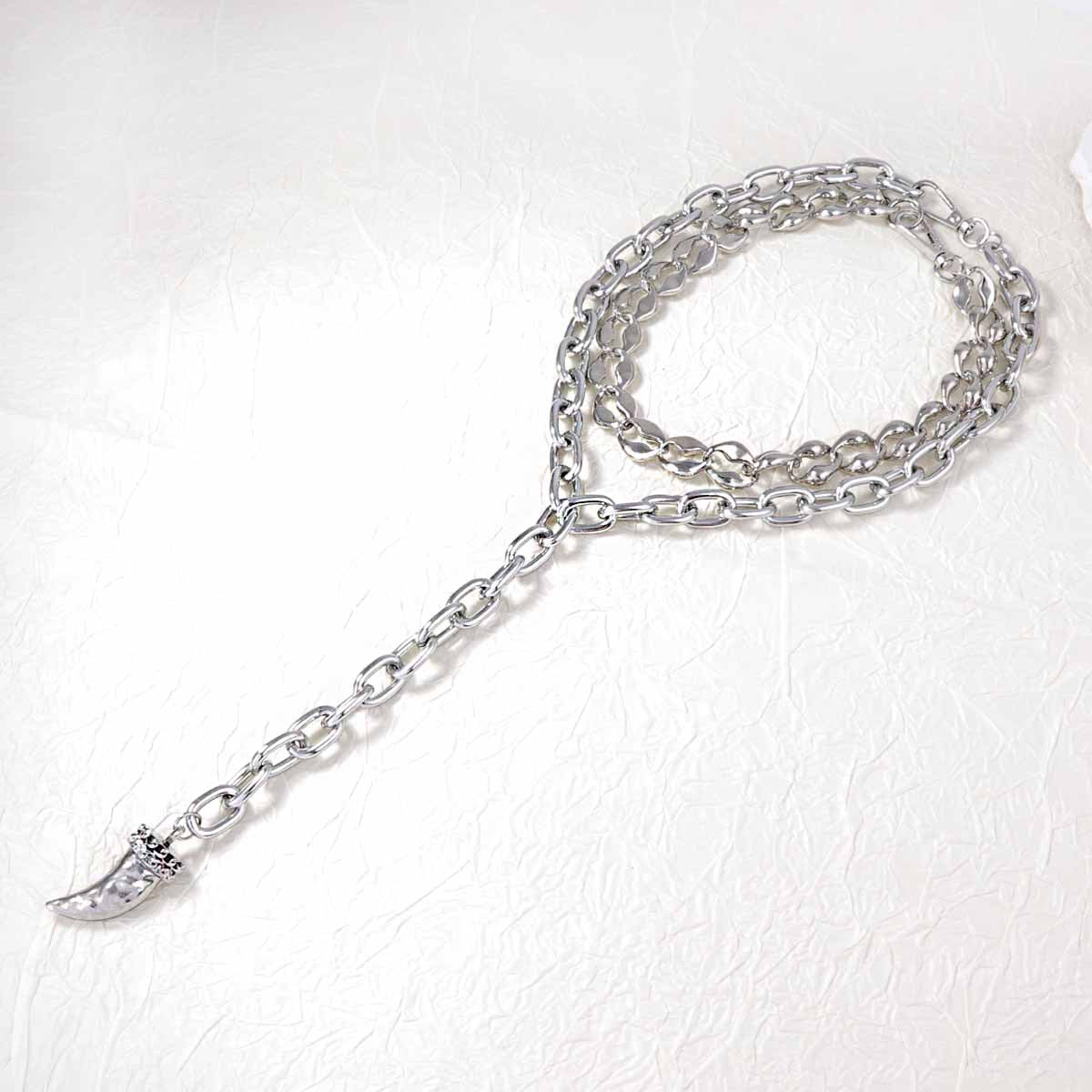 Stylish and Unique Gothic-Inspired Double Layer Necklace with Metal Chain and Animal Horn Pendant – Perfect for Trendsetting Fashion Enthusiasts