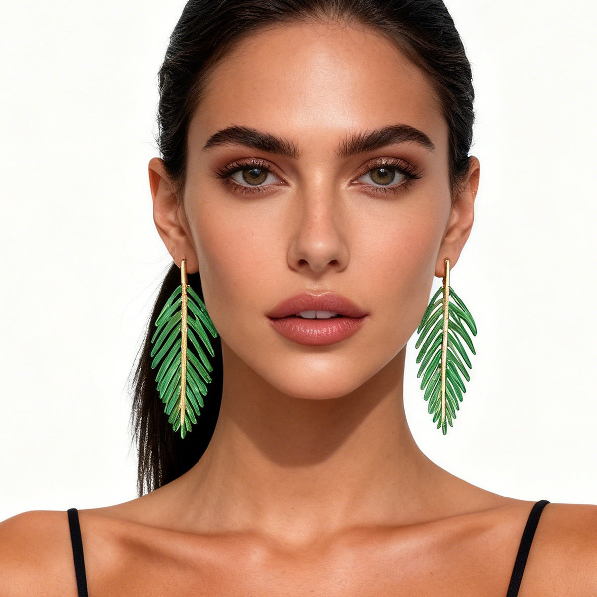 Exaggerated Minimalist Alloy Hollow Leaf Stud Earrings – Chic, Versatile Everyday Jewelry for Effortless Style