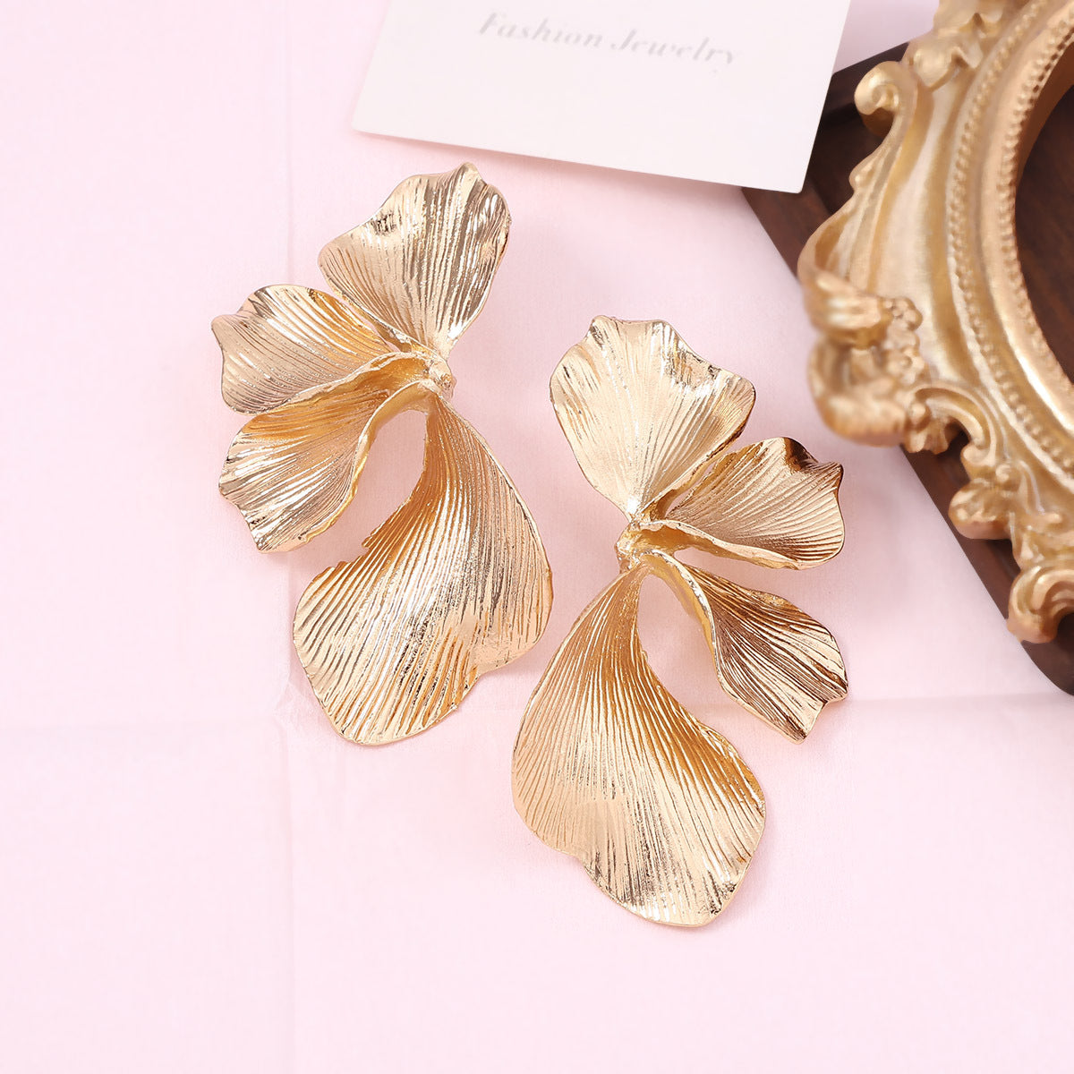 Chic Luxury Multi-Layer Vintage Texture Petal Earrings – Unique Versatile Design for Effortless Elegance