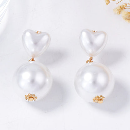 Elegant Minimalist Pearl Heart Earrings for Valentine's Day - Chic and Versatile Jewelry for Any Occasion