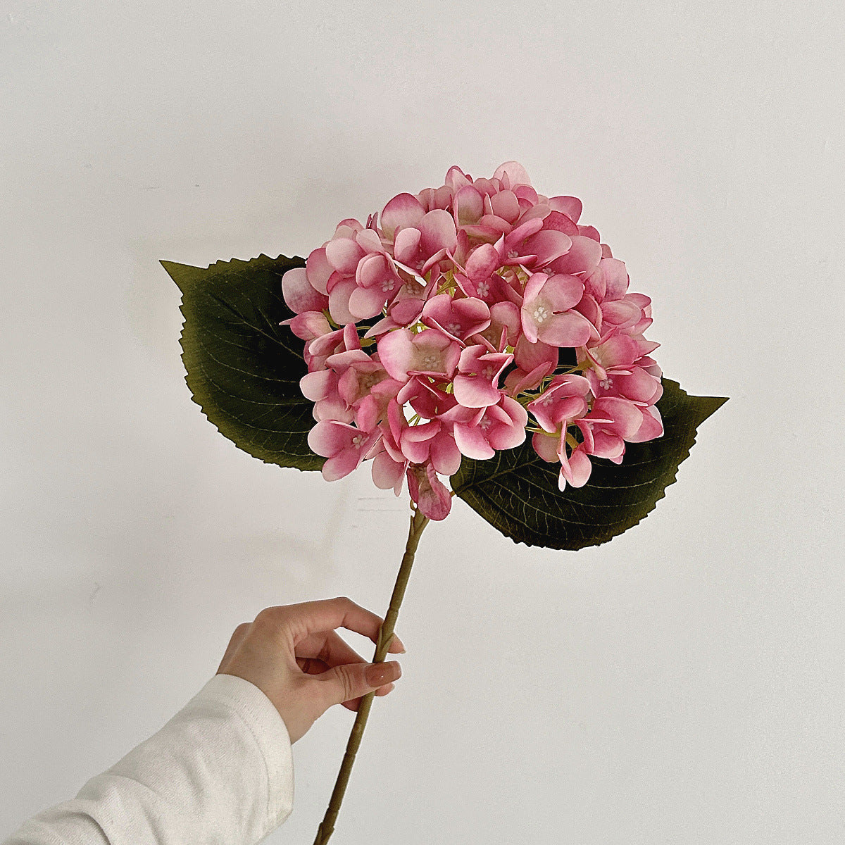 Hydrangea Faux Flower – Realistic Touch, Perfect for Living Room & Dining Table Decor, Elegant Centerpiece for Home & Office