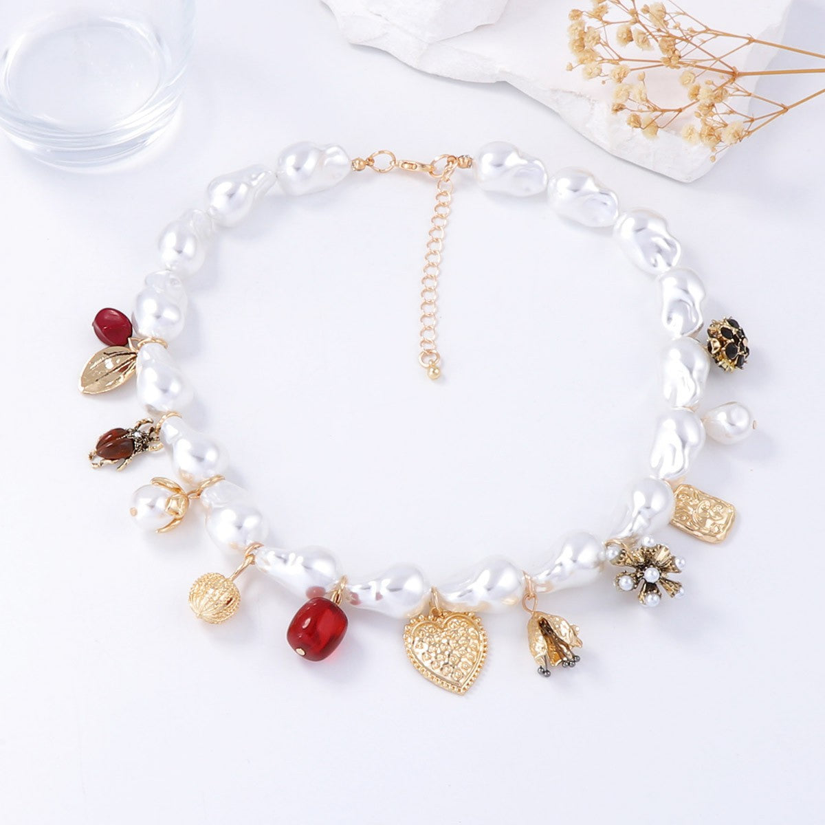 Elegant Minimalist Baroque-Inspired Heart and Gemstone Pendant Necklace with Faux Pearls – Perfect for Everyday Casual Wear