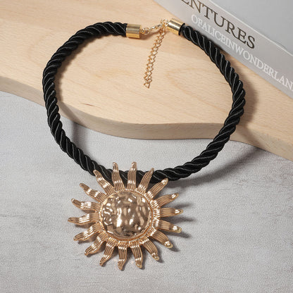 Minimalist Sunflower Alloy Pendant Necklace – Versatile Beach Vacation Style for Trendy Women