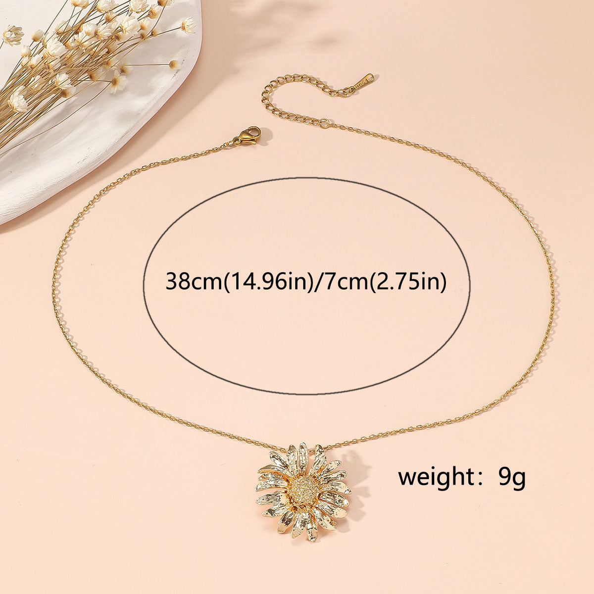 Stunning Gold Floral Pendant Necklace – Elegant Versatile Accessory for Effortless Style and Luxury