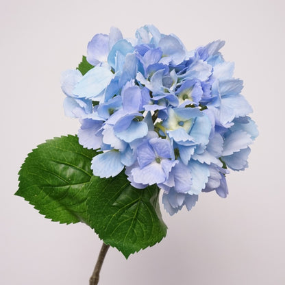 Lifelike Hydrangea Faux Floral Arrangement - Luxurious Touch for Home and Hotel Décor, Perfect for Living Room, Dining Table, and Wedding Celebrations