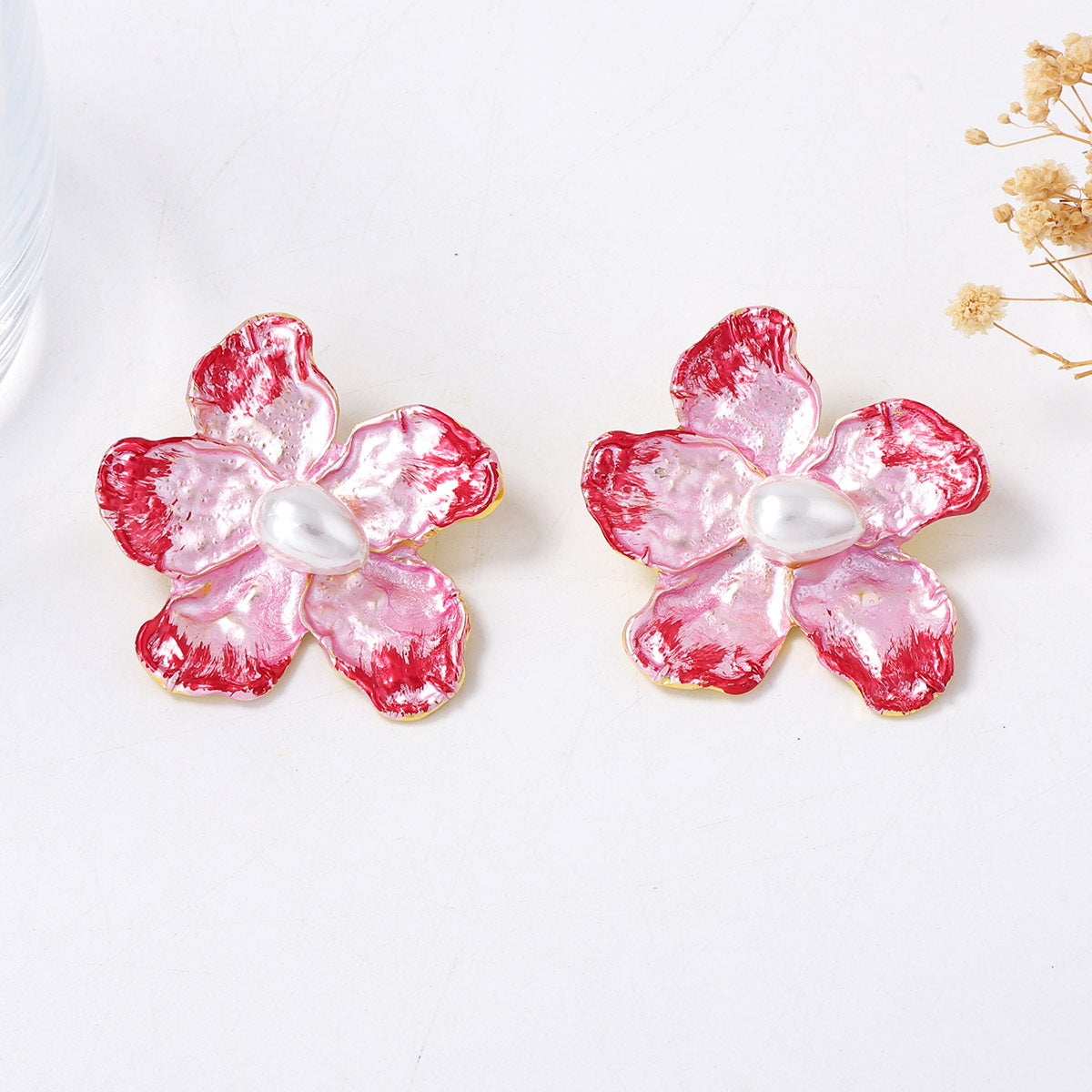 Elegant Minimalist Alloy Pearl-Inspired Contrast Flower Stud Earrings – Versatile Daily Commuter Accessories for Women