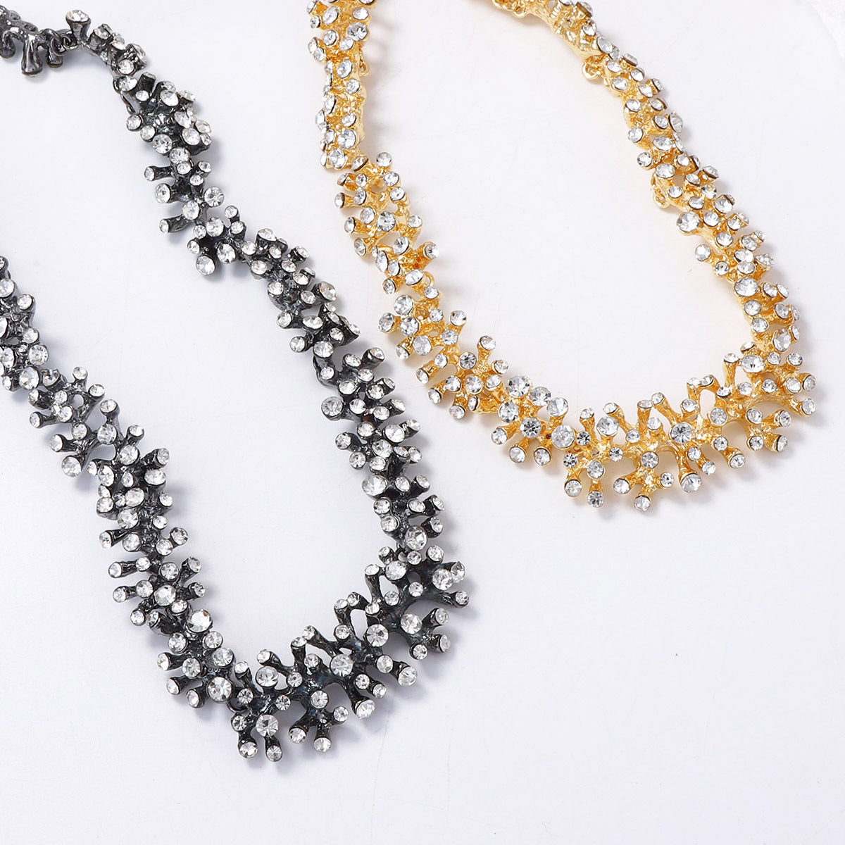 Exquisite Luxury Allure: Rhinestone-Encrusted Alloy Waterfall Floral Pendant Necklace for Women - Perfect for Every Occasion