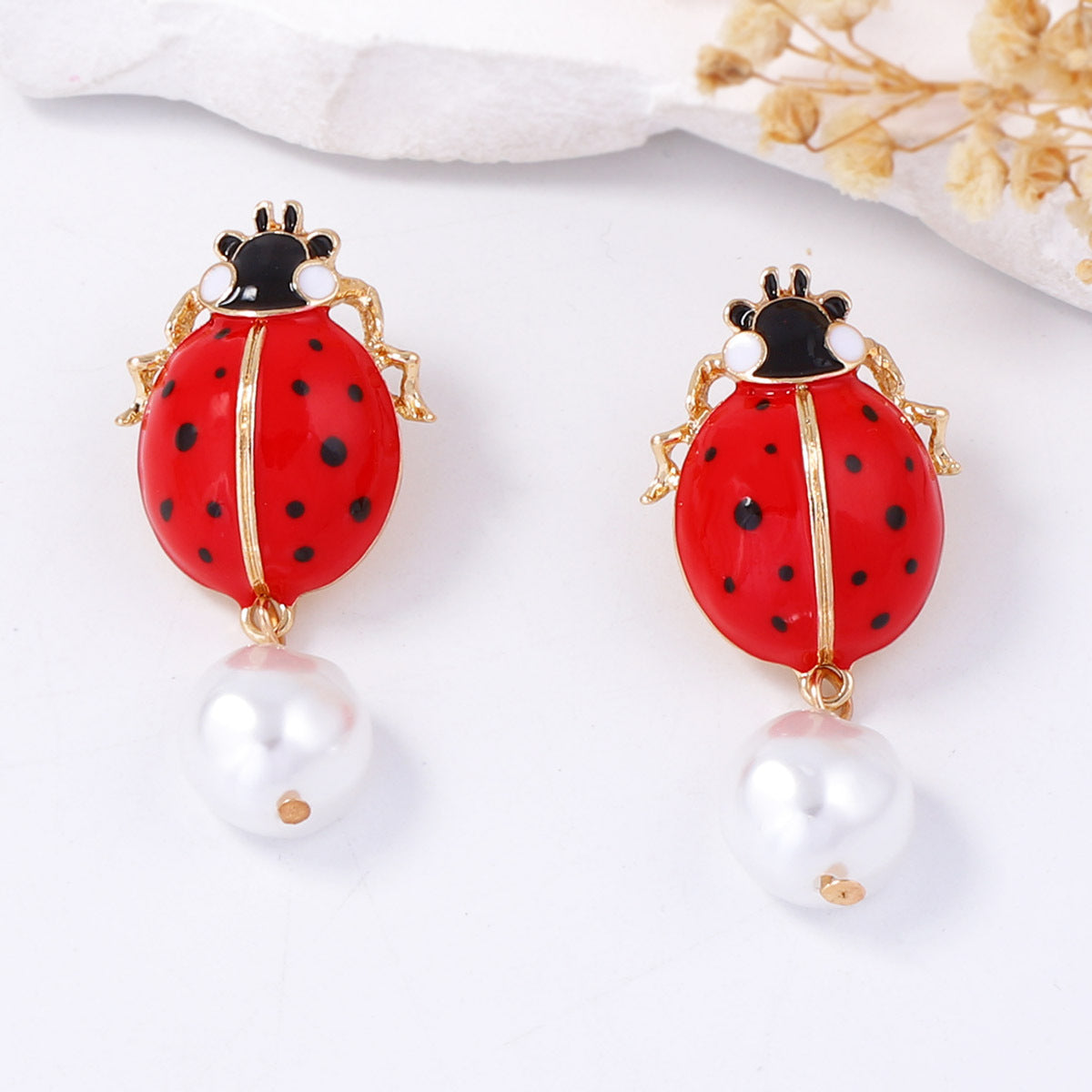 Creative Alloy Design Adjustable Dripping Oil Insect Ladybug Pendant Earrings with Faux Pearl Accents for Women - Unique Fashion Accessories