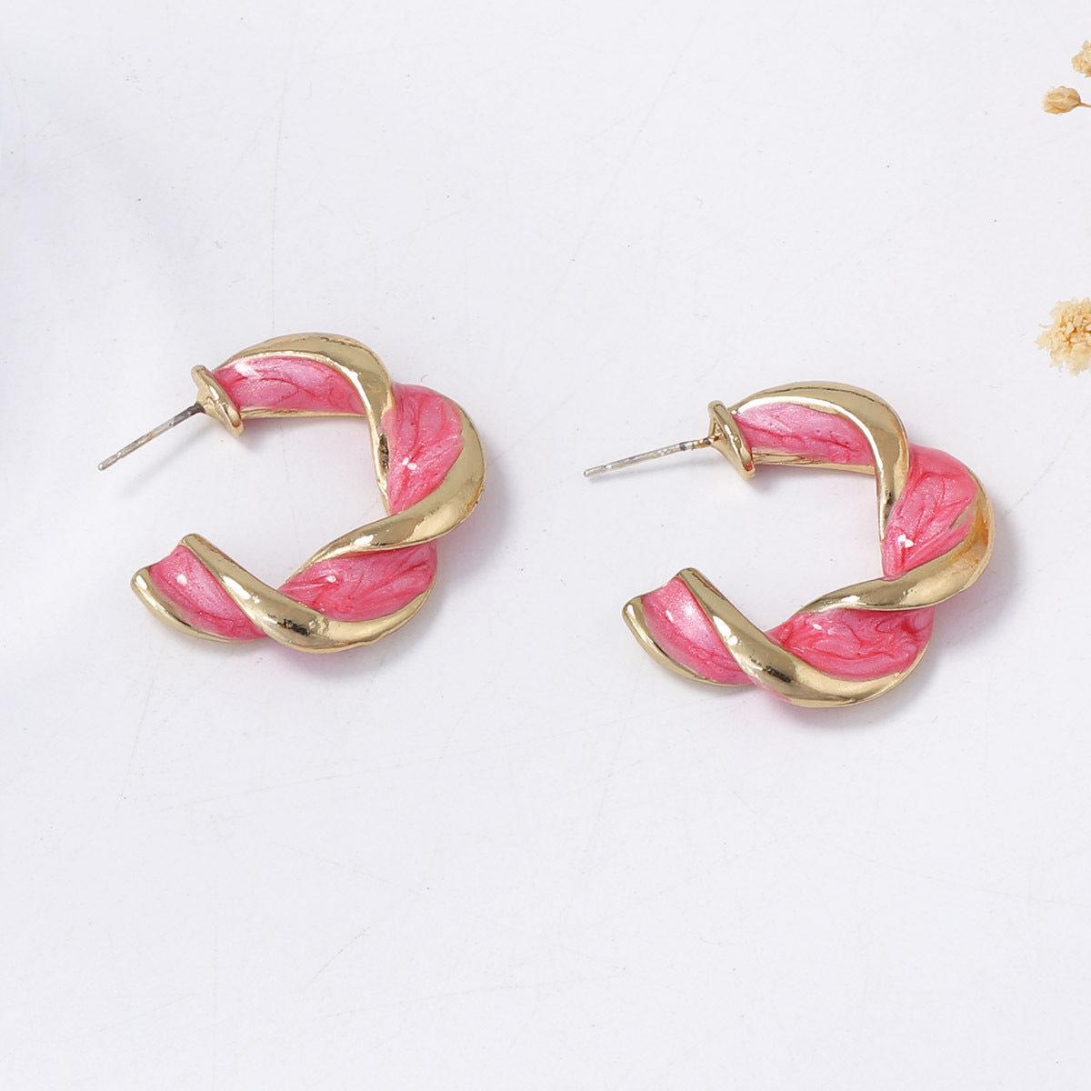 Chic Korean Style Minimalist Fresh & Sweet Geometric C-Shaped Alloy Drip Oil Enamel Twist Earrings for Everyday and Office Wear