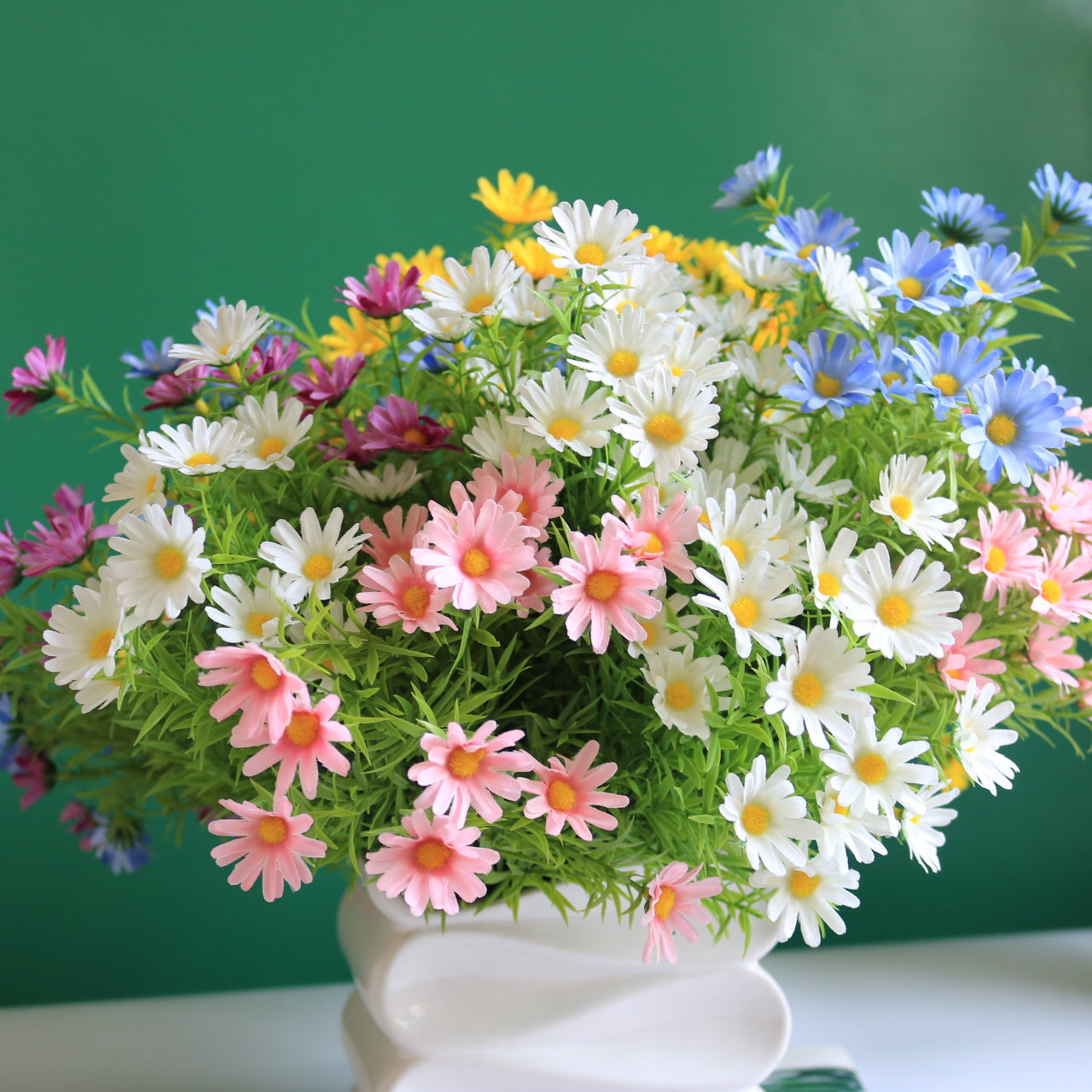 Realistic Mini Daisy & Wildflower Wedding Photography Props - Perfect Home Décor Accents for Your Special Day!