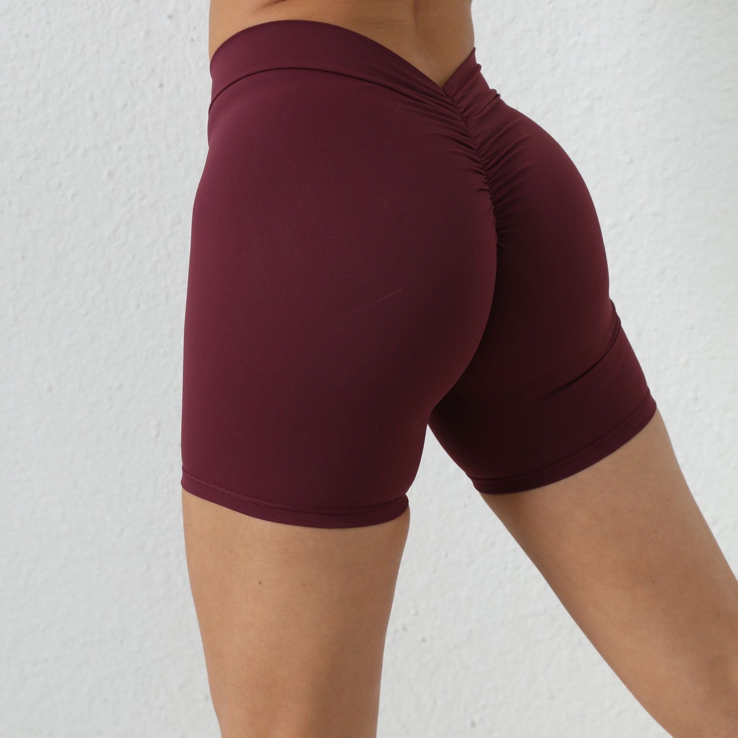 High Waist Deep V Shaping Yoga Shorts for a Flattering Fit No Crack Peach Bottom Gym Shorts for Comfort and Style