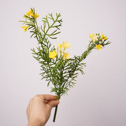 Charming Artificial Daisy Bouquet - Realistic Chamomile Flower Arrangements for Living Room Decor - Beautiful Wildflower Inspired Faux Dried Flower Display - Fresh and Elegant Dutch Daisy Home Accent