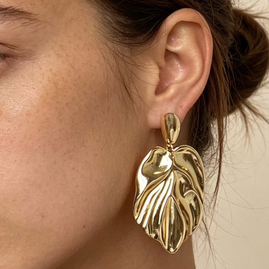 Elegant and Chic Lightweight Alloy Leaf Drop Earrings – Versatile, Minimalist Women’s Jewelry Perfect for Any Occasion