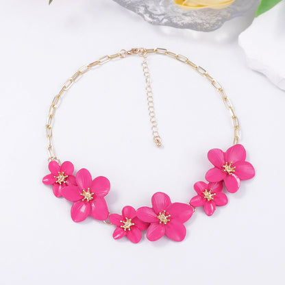 Exquisite Minimalist Alloy Flower Choker Necklace - Stylish and Versatile Bohemian Jewelry for Women