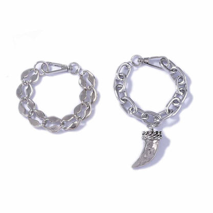 Stylish and Unique Gothic-Inspired Double Layer Necklace with Metal Chain and Animal Horn Pendant – Perfect for Trendsetting Fashion Enthusiasts