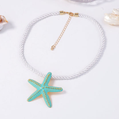 Stylish Ocean-Inspired Starfish Pendant Necklace for Women - Minimalist Resin and Alloy Casual Jewelry for Any Occasion
