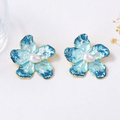 Elegant Minimalist Alloy Pearl-Inspired Contrast Flower Stud Earrings – Versatile Daily Commuter Accessories for Women