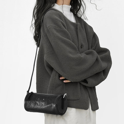 Genuine Leather Women's Crossbody Bag Spacious and Versatile Design in Classic Colors for Any Occasion