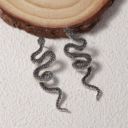 Chic Vintage-Inspired Alloy Snake Zodiac Ear Studs - Elegant, Versatile, and Perfect for Everyday Wear