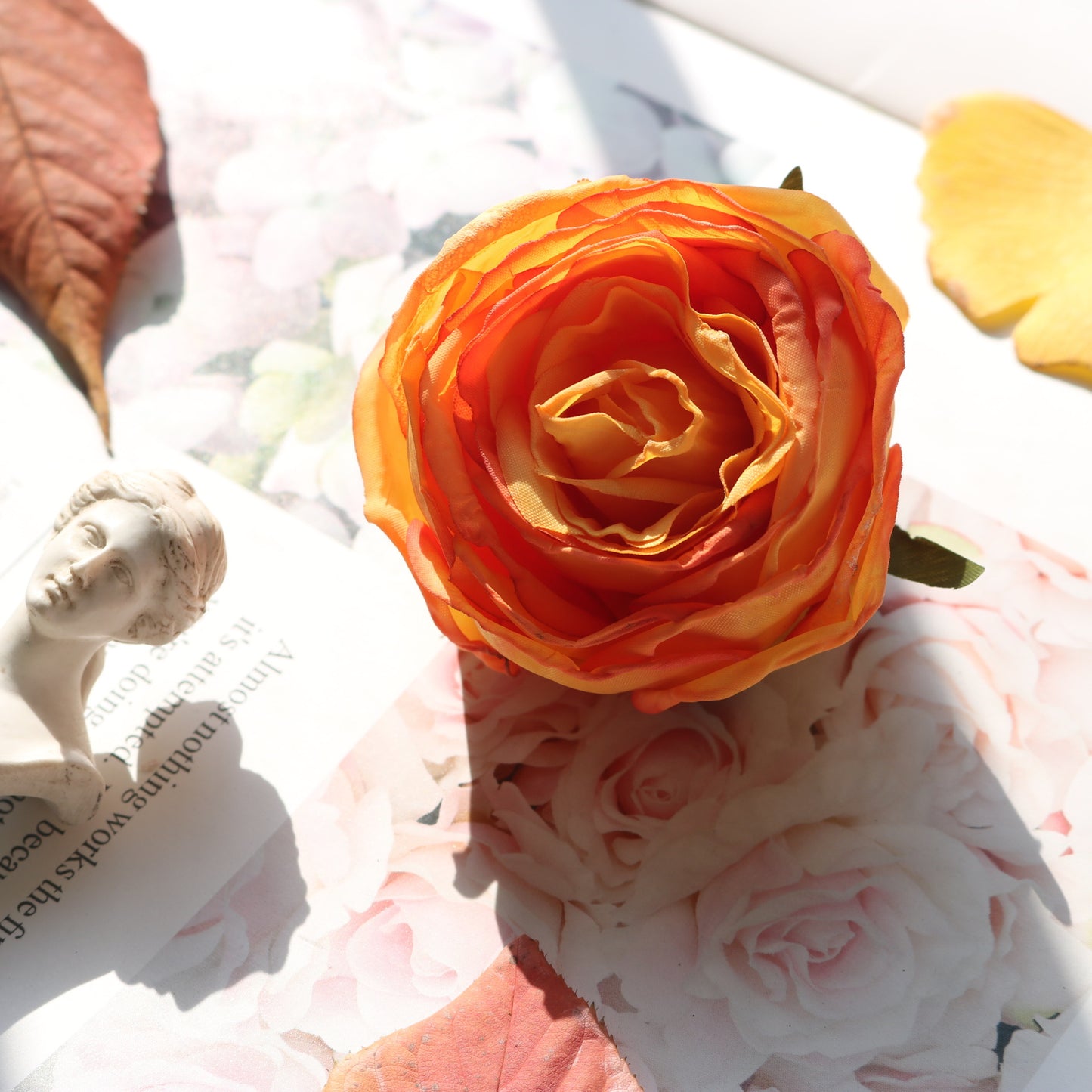 Stunning Edge-Trimmed Faux Rose Heads - Eternal Long-Lasting Roses for DIY Wedding Décor and Floral Arrangements - Perfect for Events and Special Occasions