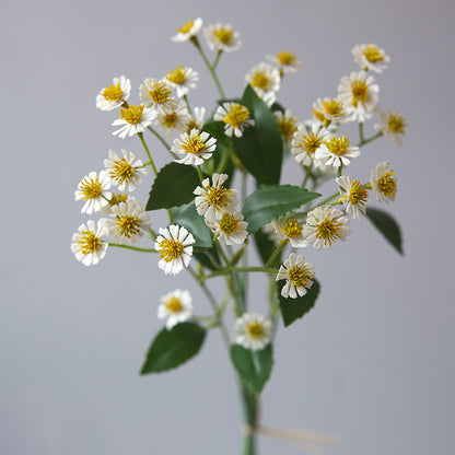 Elegant Artificial Chamomile Flowers for Stunning Floral Arrangements - Perfect Décor for Your Living Room