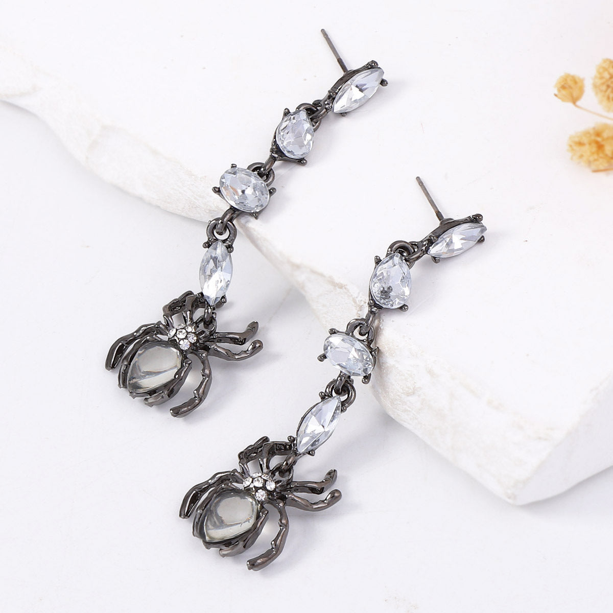 Elegant Dark-Themed Halloween Spider Earrings with Alloy and Zircon Stone Accents – Perfect Gift for Women’s Festivities