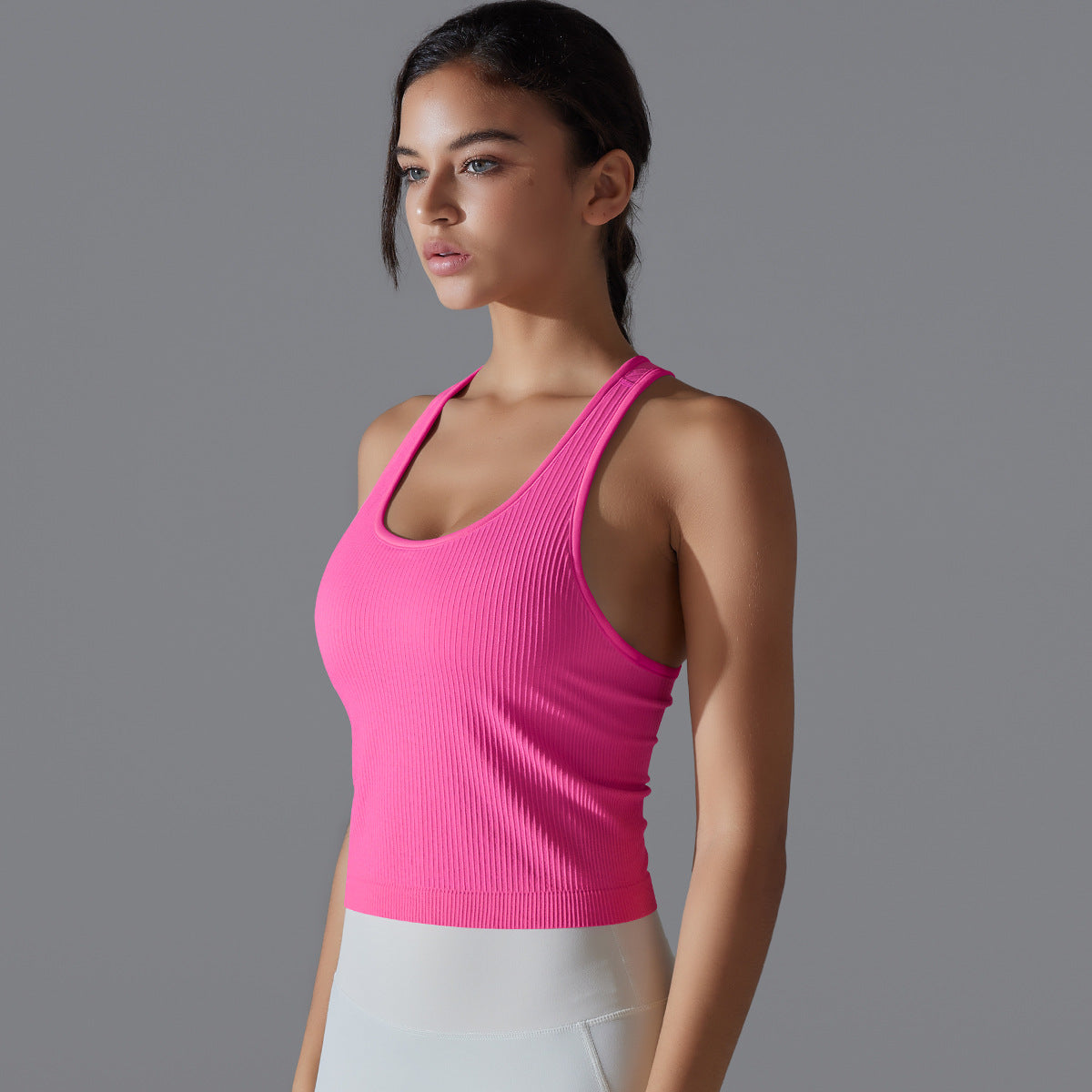 High Performance Seamless Sports Bra and Tank Top Combination for Intense Running Yoga and Gym Workouts with Flexibility and Support