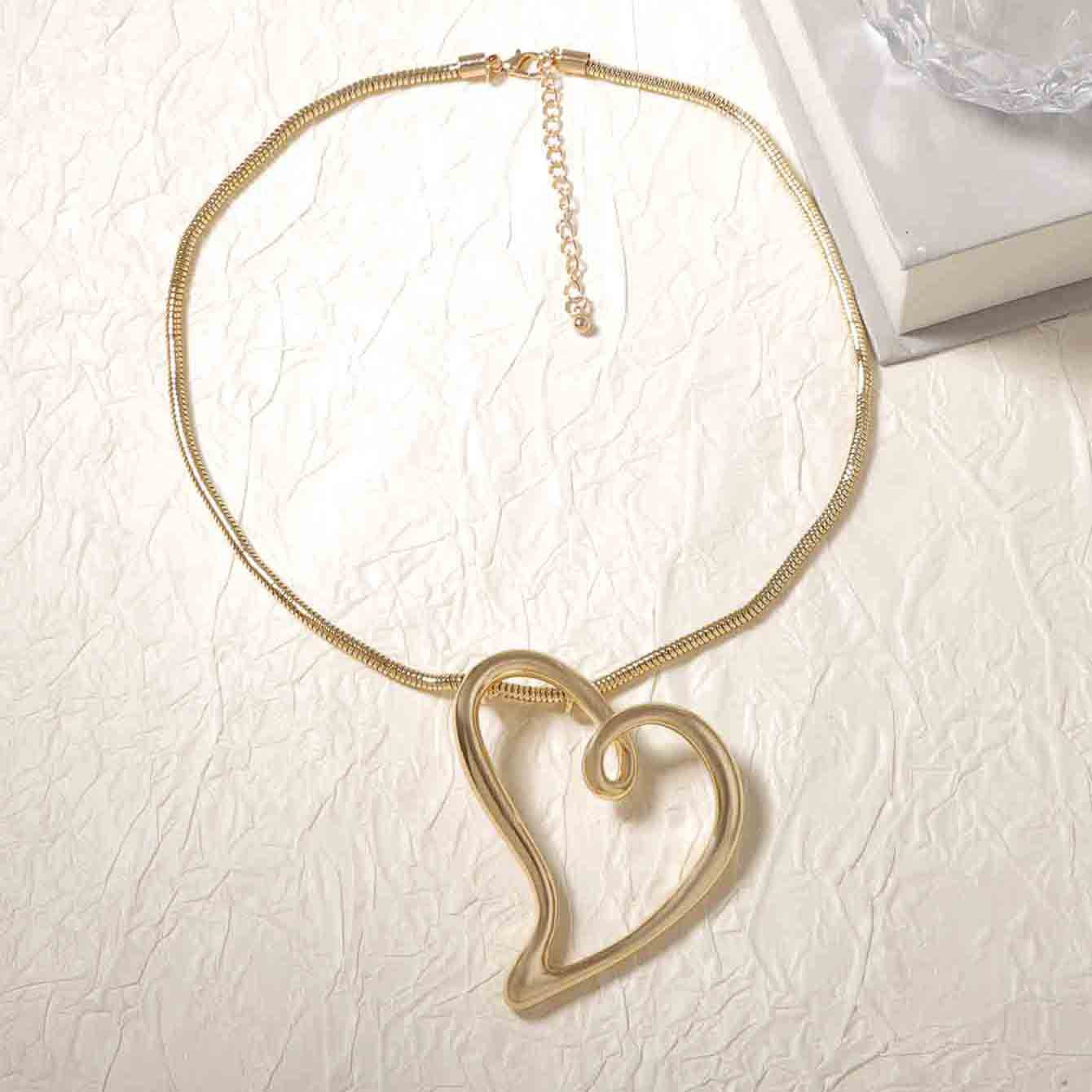 Sleek Minimalist Rope-Style Metal Chain Alloy Hollow Heart Pendant Necklace – Versatile Casual Fashion for Women