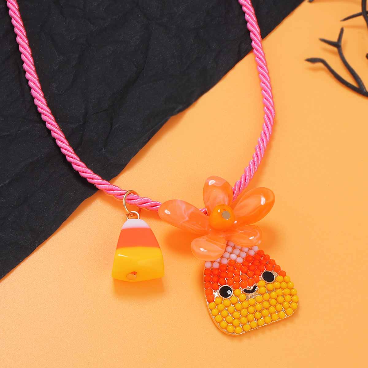 Cute and Minimalist Halloween Pumpkin Pendant Necklace with Creative Alloy Design and Bead Accents - Perfect for Festive Fashion and Everyday Wear