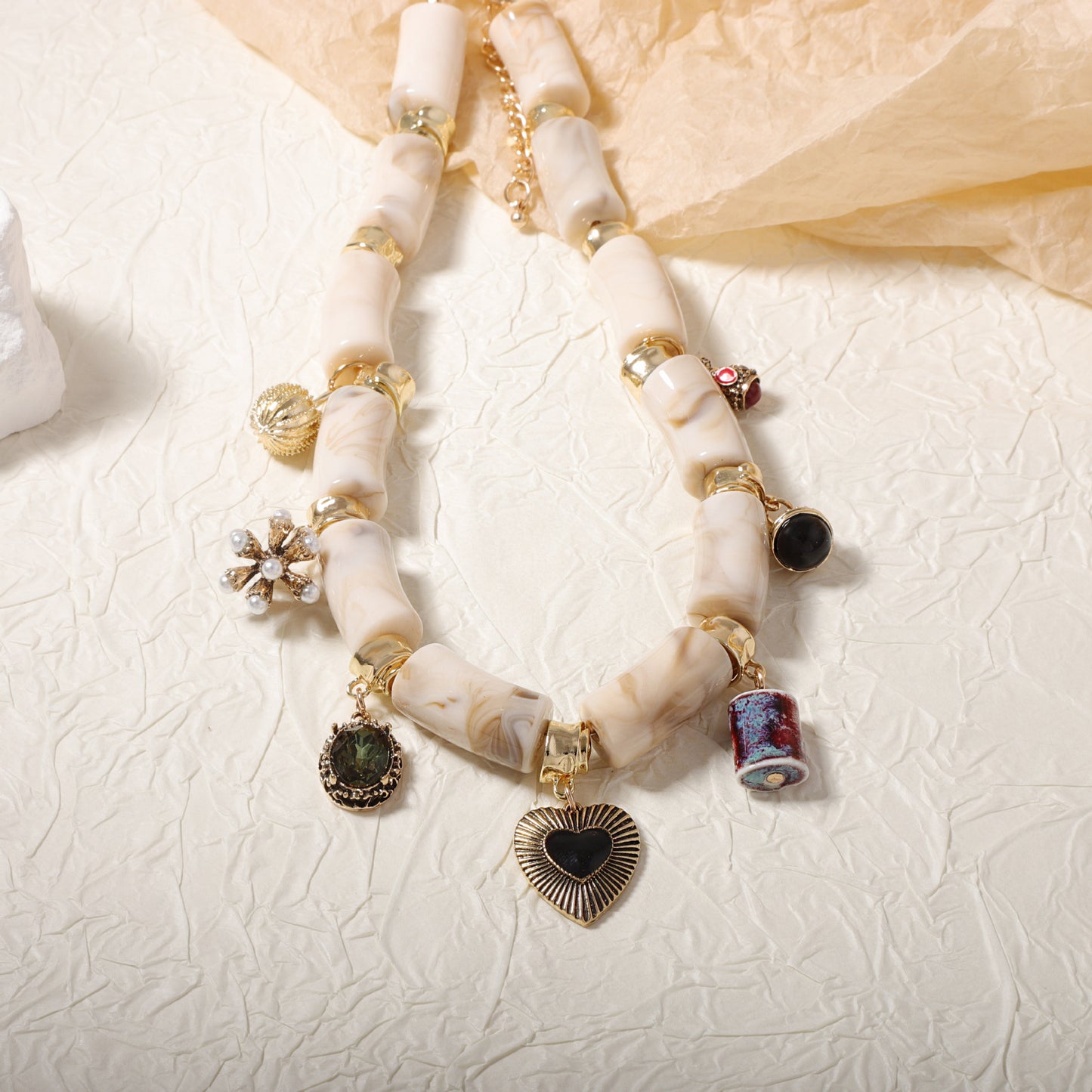 Unique Creative Design: Versatile Alloy Pendant Resin Bamboo Section Necklace – Statement Piece for Fashion-Forward Individuals