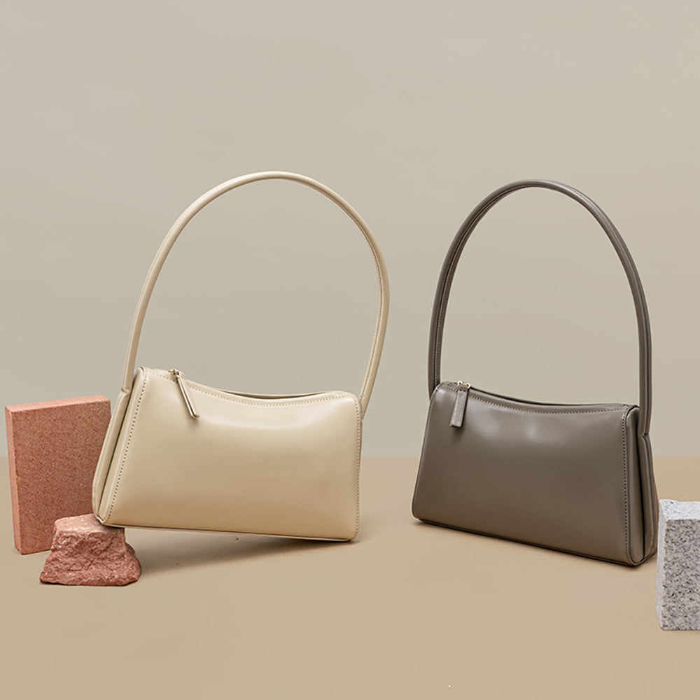 Vintage Inspired Leather Shoulder Bag for Women Chic Underarm Design Versatile and Spring Accessory