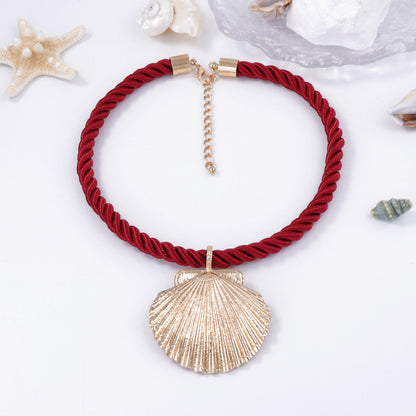 Stylish Minimalist Oversized Alloy Shell Pendant Necklace - Perfect Statement Accessory for Vacation Vibes and Effortless Chic