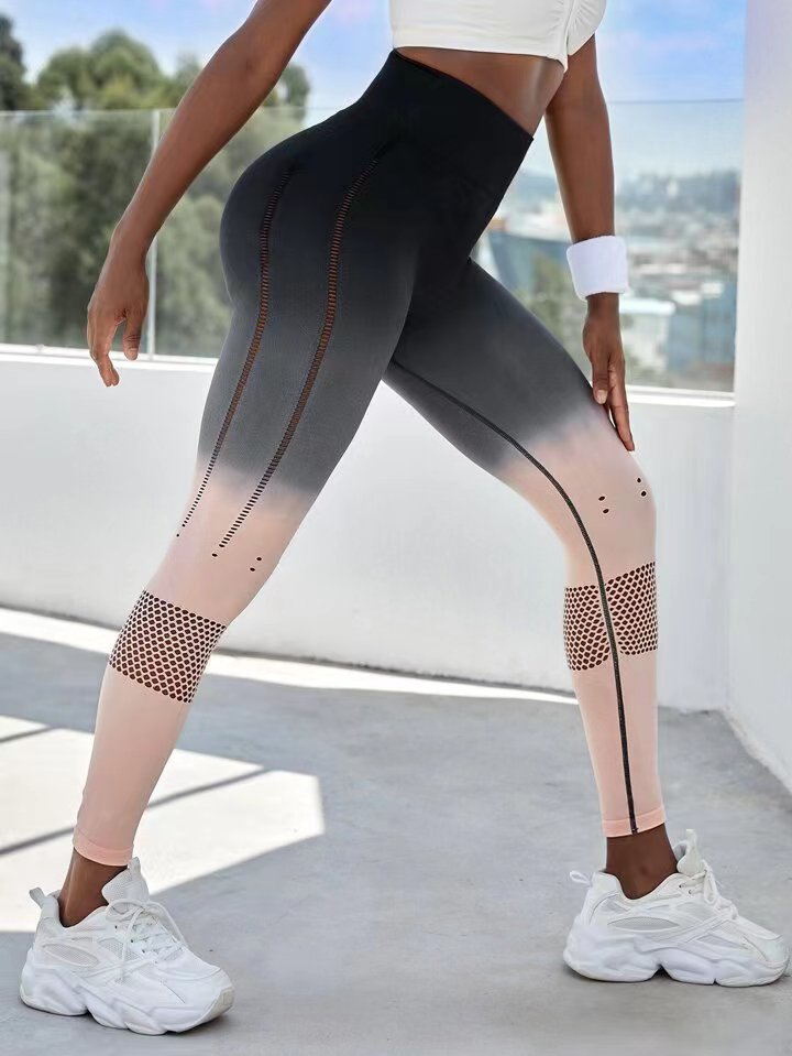 Seamless Gradient Peach Yoga Pants for Women High Waisted Butt Lifting Breathable Workout Leggings for Enhanced Comfort and Style