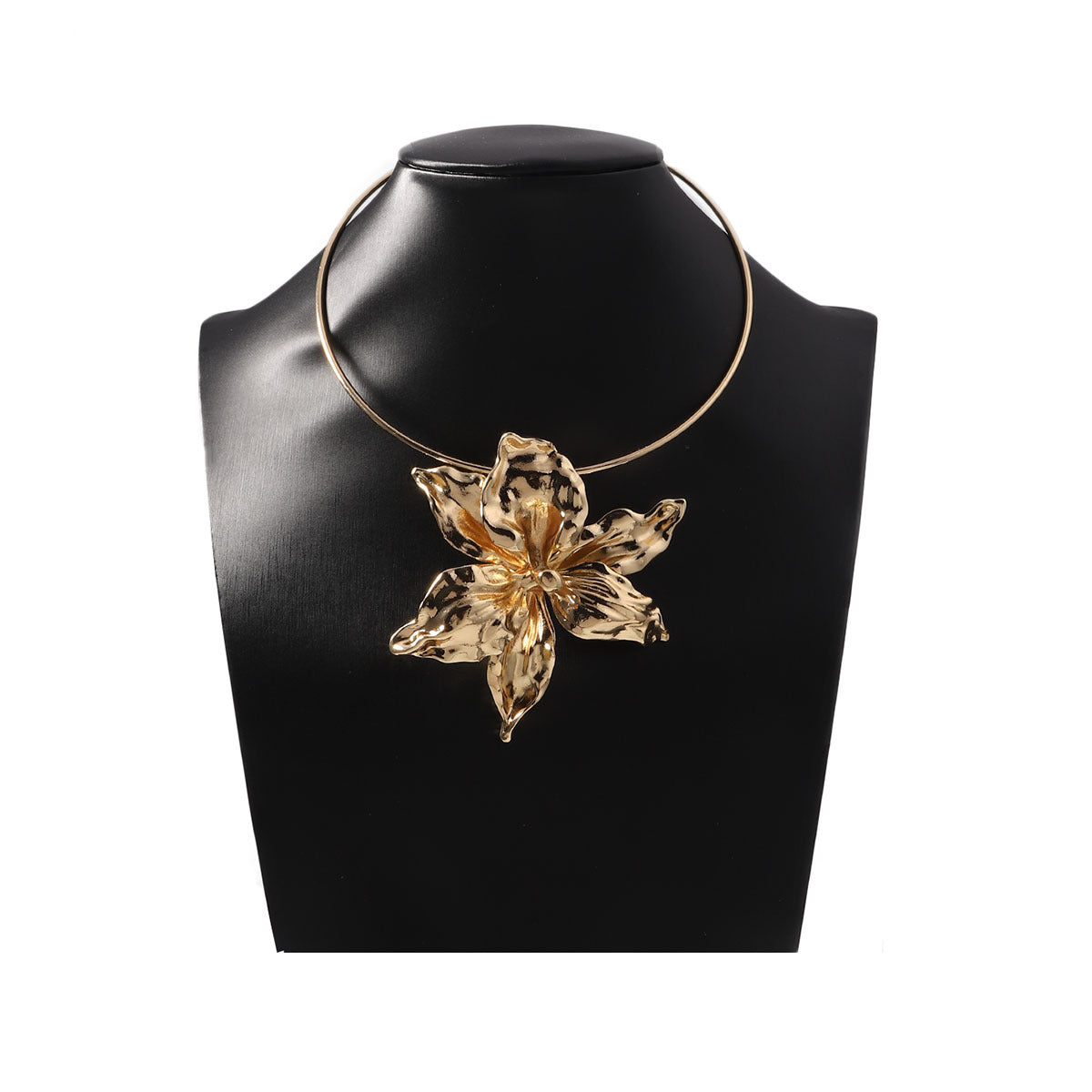 Stylish  European-Inspired Hip Hop Floral Pendant Choker with Bold 3D Design - Perfect for Fashion-Forward Women