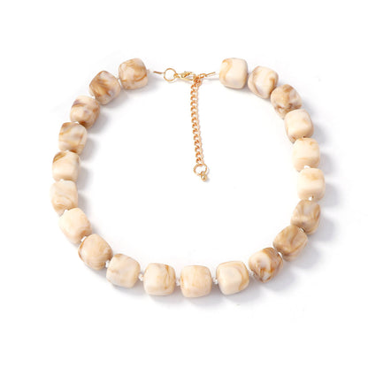 Stylish Minimalist Geometric Resin Beaded Square Necklace for Women - Elegant Choker-Style Chain for Effortless Everyday Chic