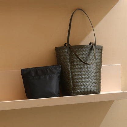 Genuine Leather Women's Tote Bag Cowhide Shoulder Bag for Everyday Commuting Large Capacity Woven Mother and Child Bag Blend of Fashion and Functionality