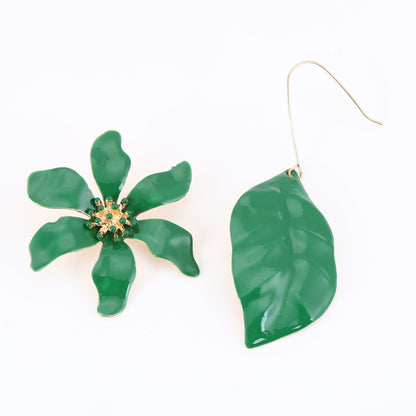 Trendy Oversized Floral and Leaf Drop Earrings with Sparkling Rhinestones – Chic & Versatile Earrings Inspired by High-End Fashion