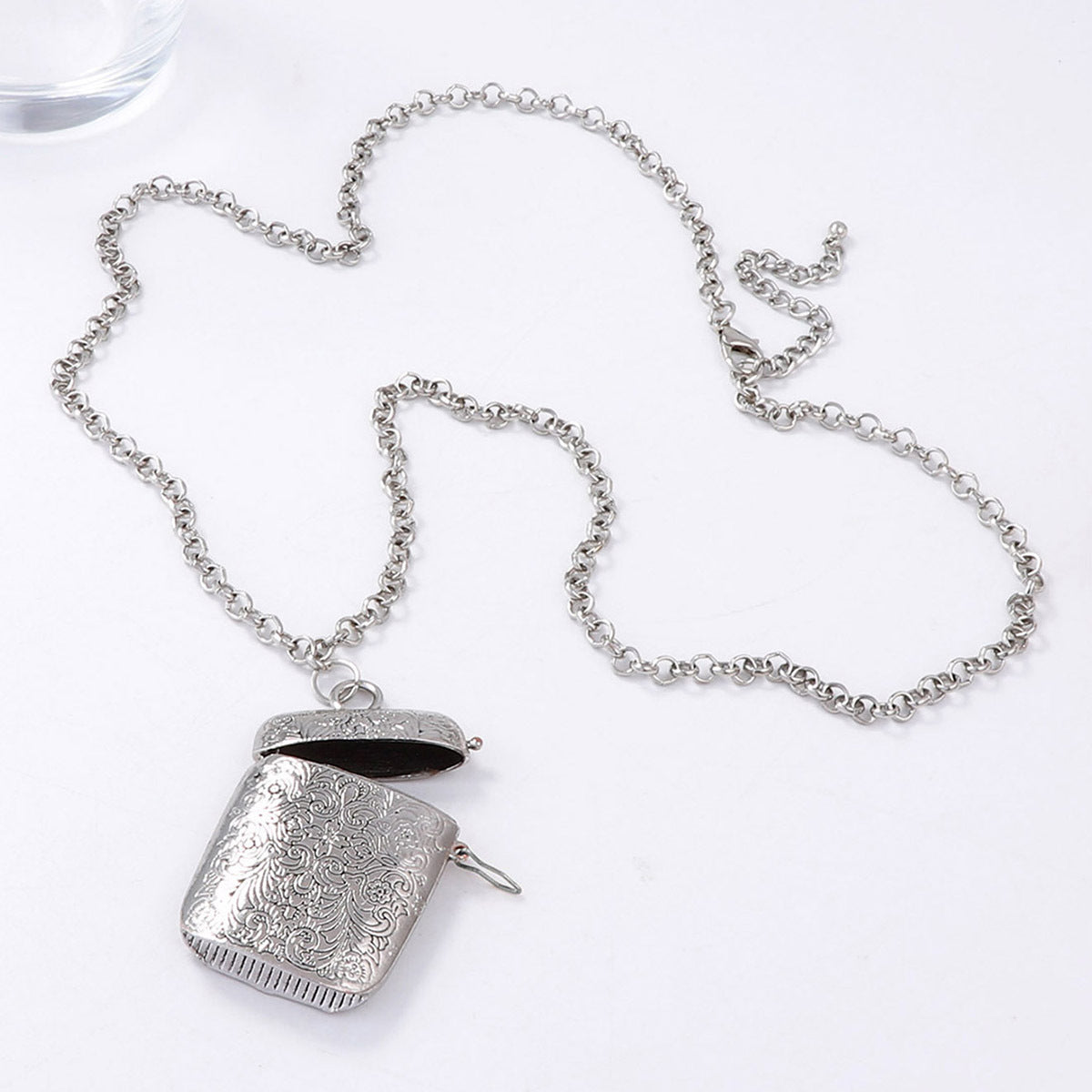 Elegant Minimalist Alloy Floral Pendant Box Chain Necklace – Versatile Casual Accessory for Effortless Style