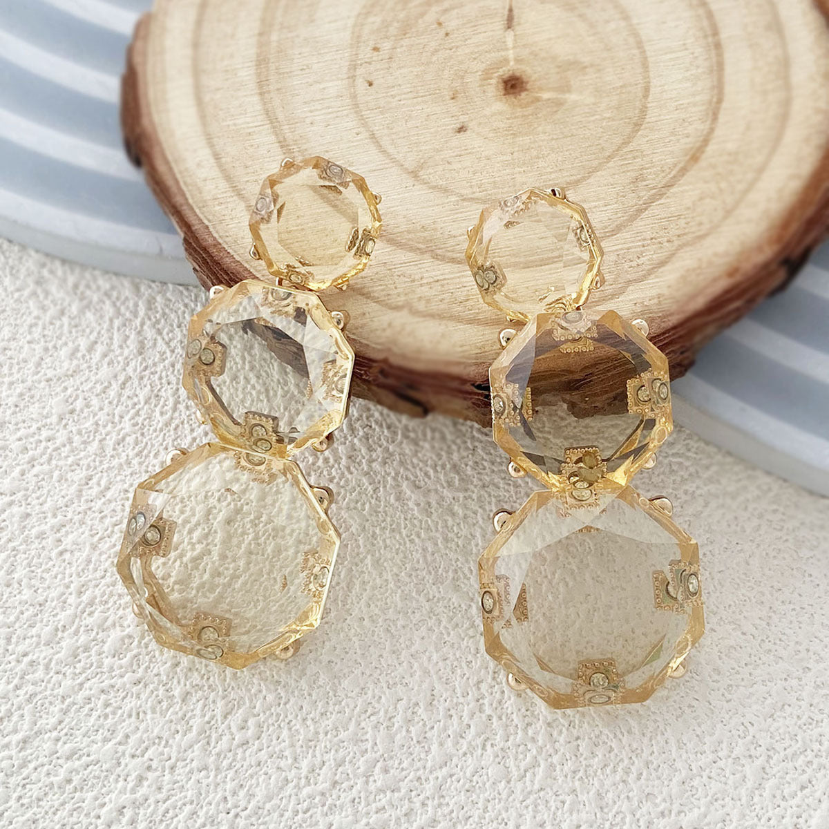 Chic Minimalist Geometric Faceted Resin Transparent Earrings - Versatile Everyday Accessories for Women