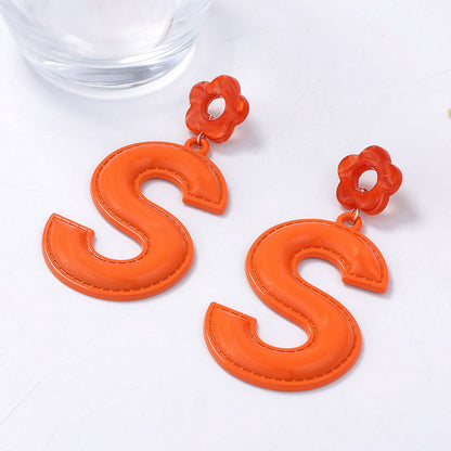 Stylish Minimalist Alloy Letter 'S' Pendant Earrings for Women - Trendy, Unique, and Eye-Catching Statement Jewelry