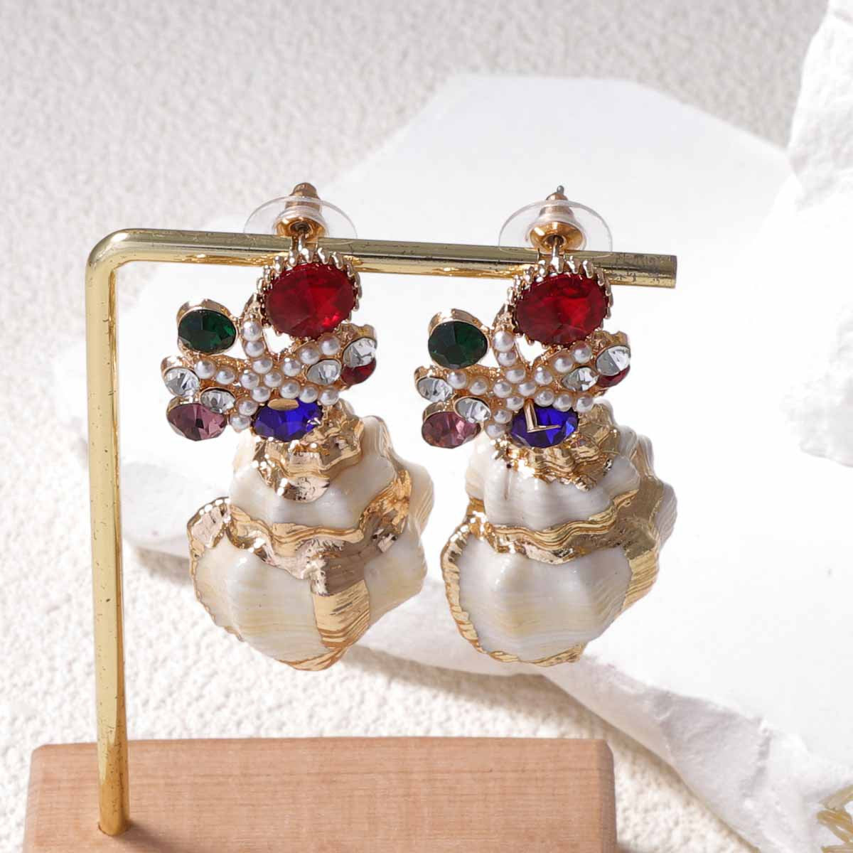 Exquisite High-End Zirconia Inlaid Faux Pearl Flower Conch Shell Pendant Earrings – Perfect for Ocean-Inspired Leisure and Vacation Style