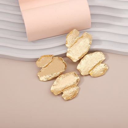 Chic Vintage French-Inspired Gold Earrings – Elegant Lightweight Luxury Studs Perfect for Unique Style