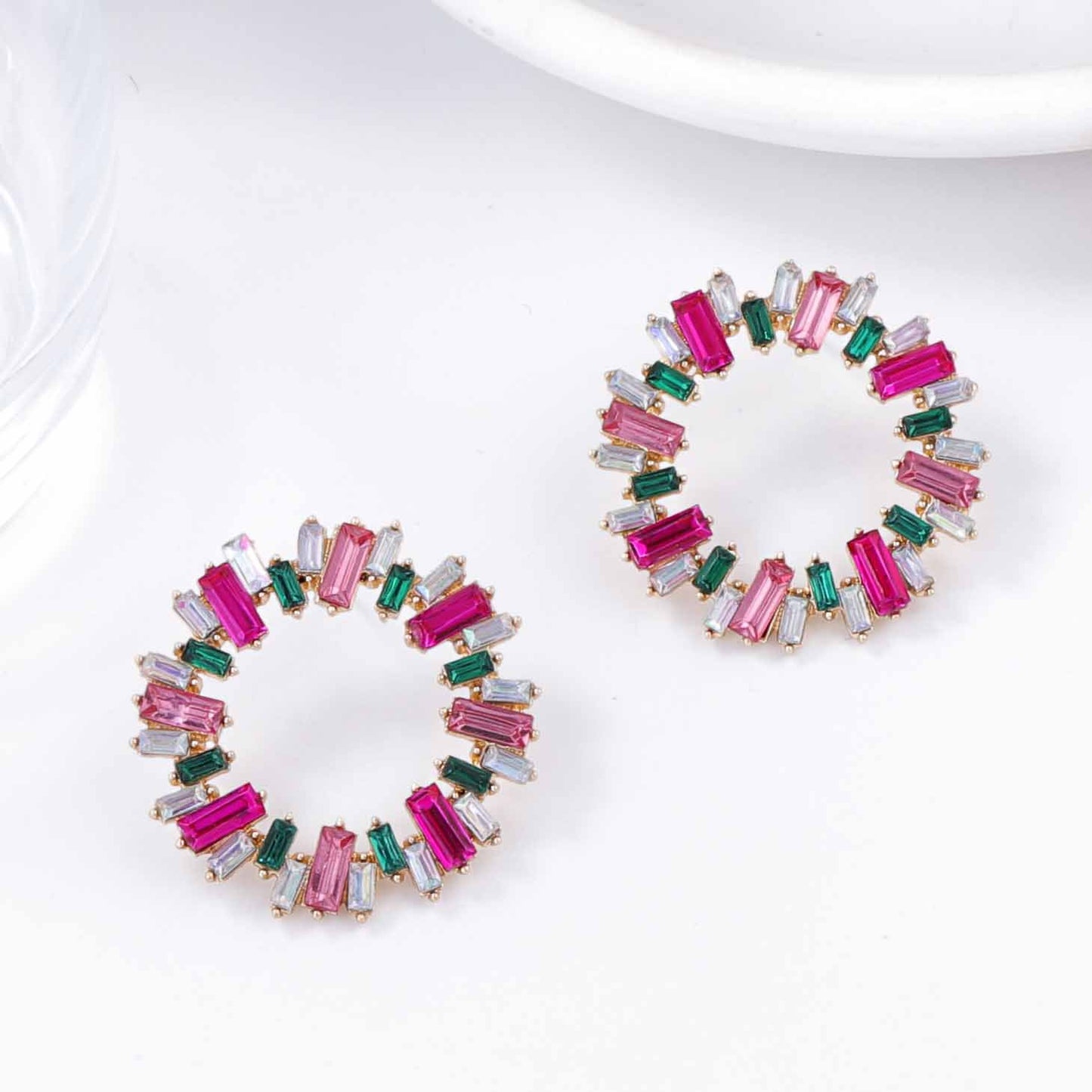 Chic Luxury Geometric Full-Diamond Sunflower Circle Stud Earrings for Women - Versatile Everyday Wear and Perfect for the Office