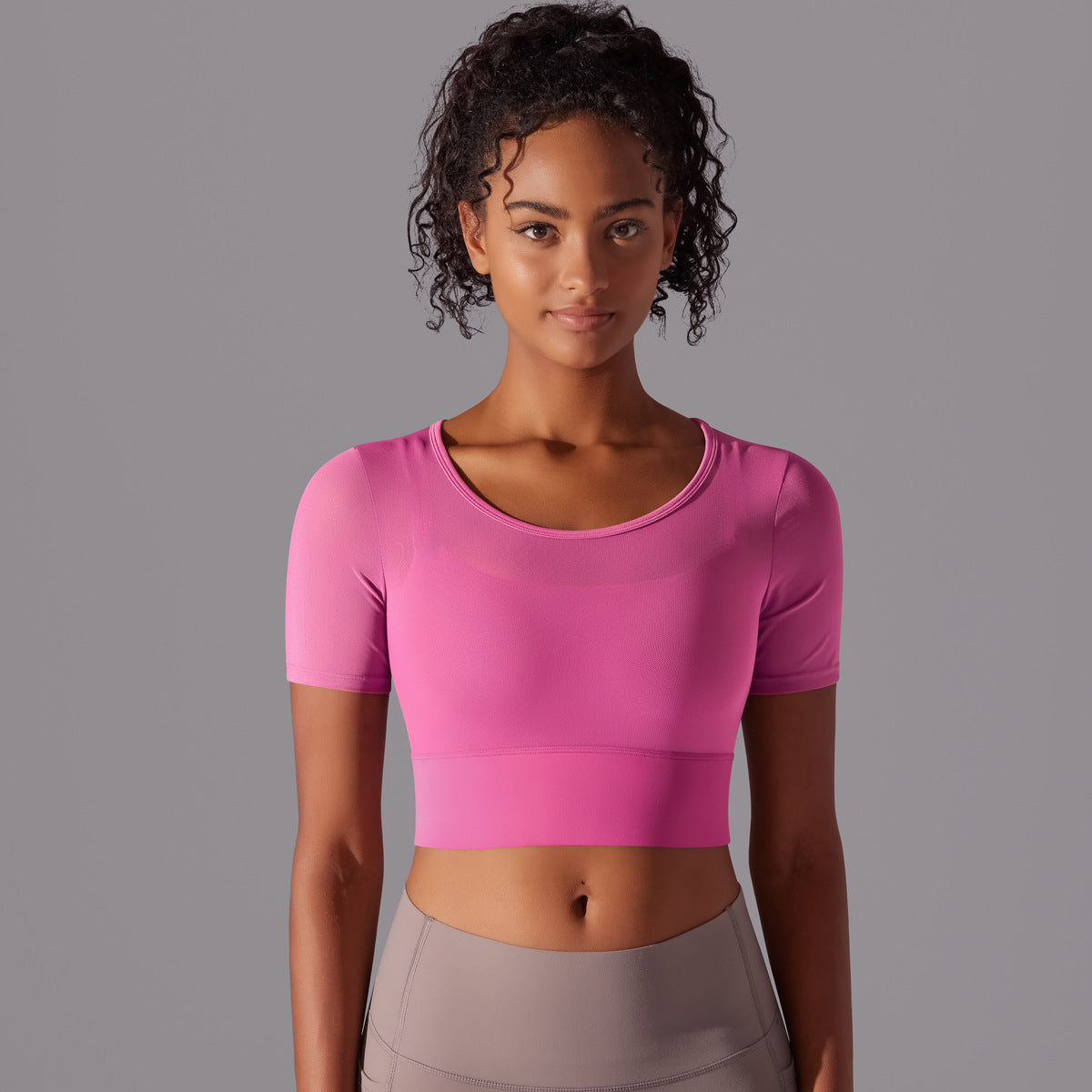 Seamless Sports Bra with Built in Cups Anti Shock Breathable Mesh Yoga Top with Back Design for Comfort and Support in Fitness