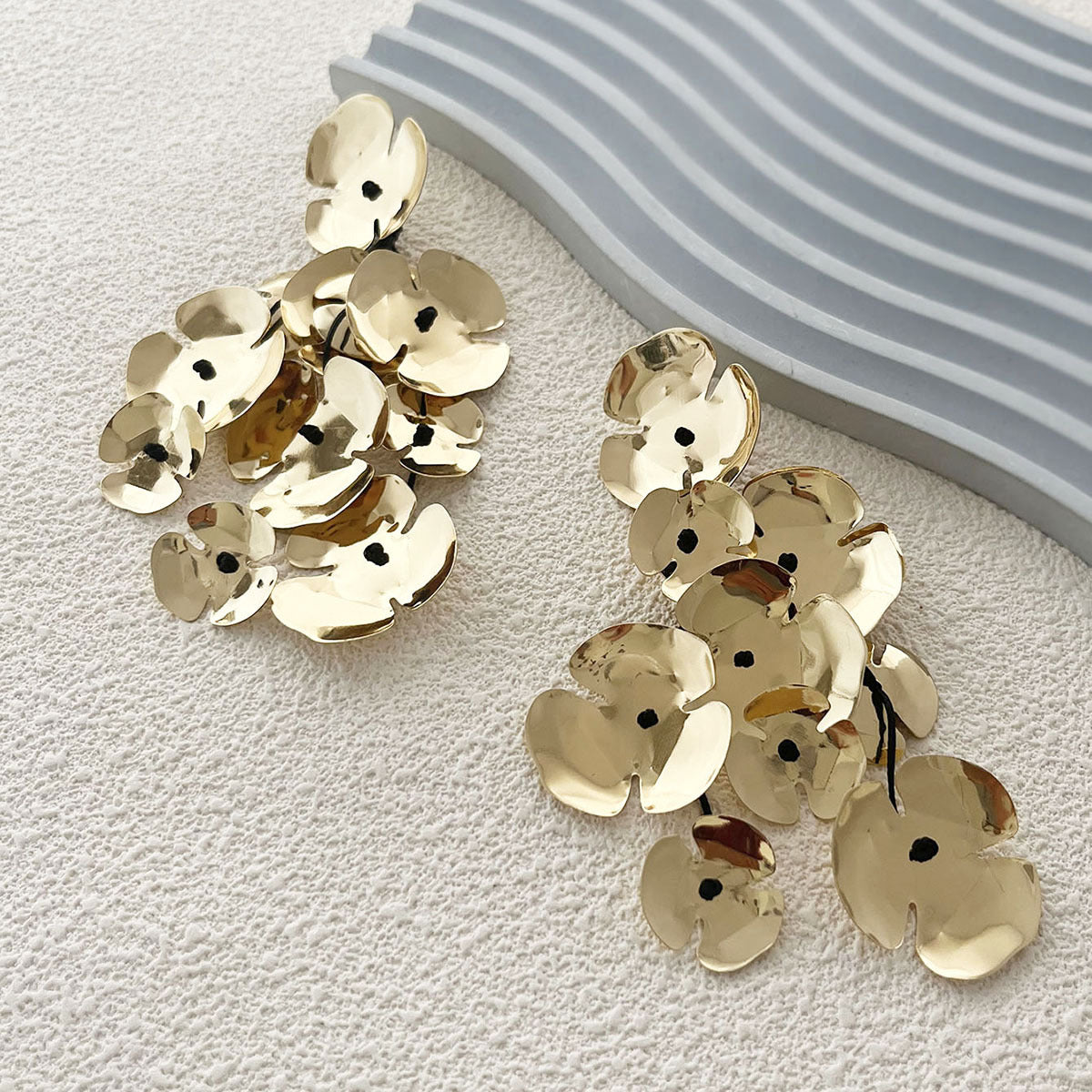 Chic and Creative Knotted Flower Design Statement Earrings - Versatile Fashionable Accessories for Women