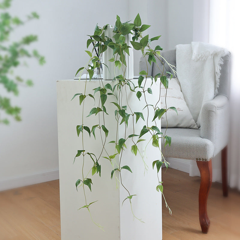 Realistic Climbing Clematis Leaf Wall Decor - Lifelike vine with Faux Honeysuckle Leaves for Elegant Wedding and Home Decor